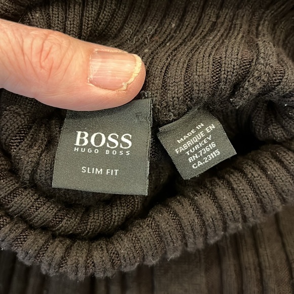 EUC Hugo Boss long sleeve wool turtleneck sweater. - Picture 9 of 12